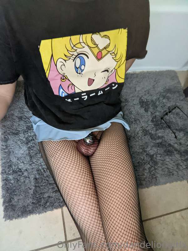 today's outfit 💕  anime and chill? 😋 1