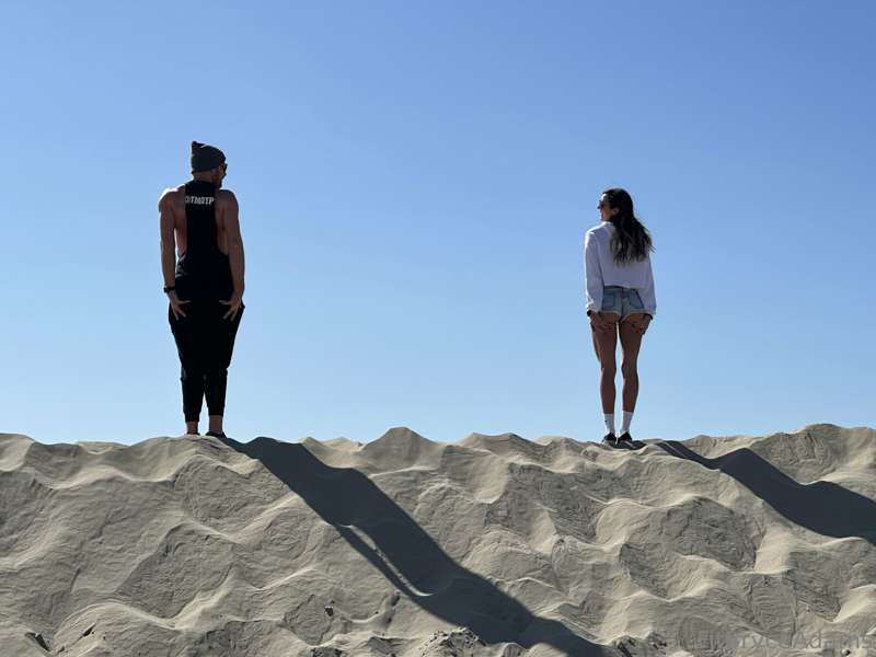 It was only right to hit the pose on Venice Beach 😏 @tmotp 3