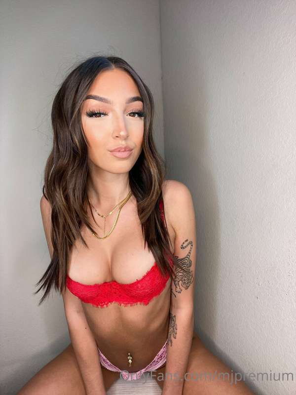 Couldn’t you tell red is my favorite color? ❤️ 2