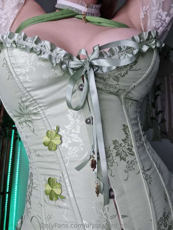 the details ✨️💚
