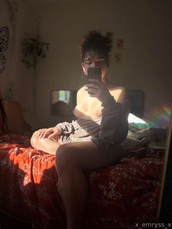Need someone touching and spoiling me rn 5