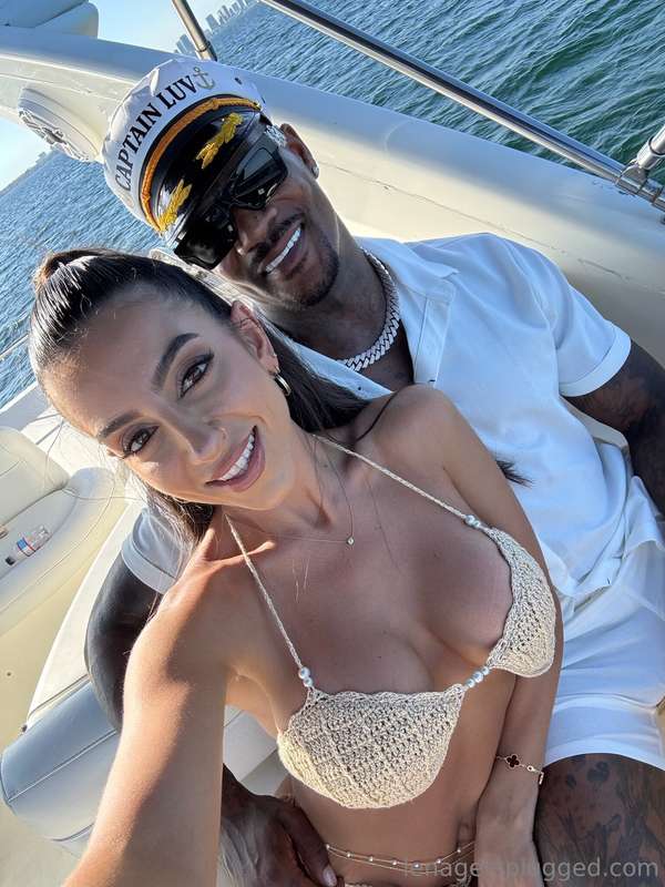 One hot fuckin' day on a boat ⚓🚤 2