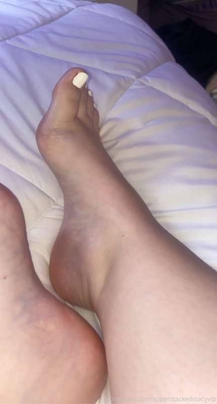 Just got a pedicure🤍
 If you have a foot fetish, send me a m..