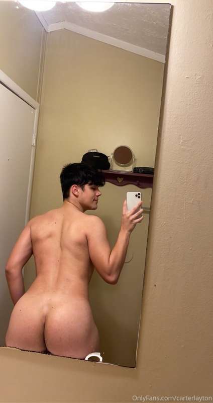 someone please c*m on my back 🥴 1