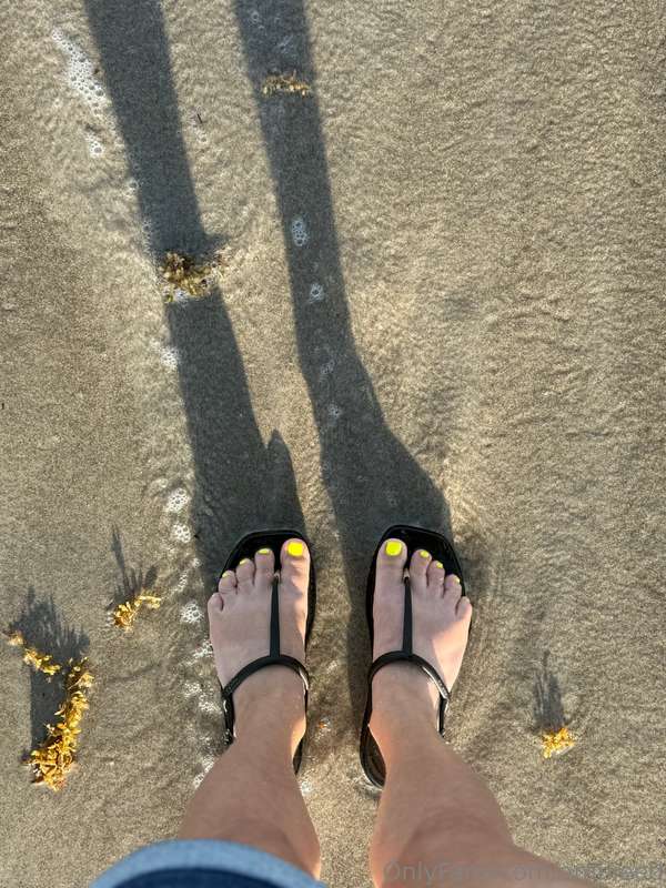 First ones are feet pics! From the beach this past weekend. .. 1