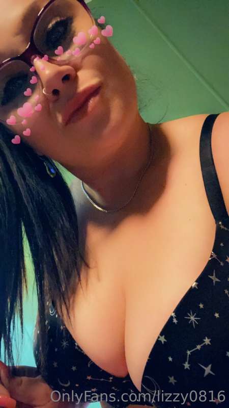 Lizzy0816 - Onlyfans - 16 Apr, 2023