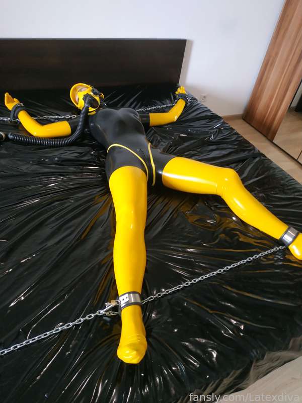 Latexdiva - Fansly - 29 Aug, 2022 8