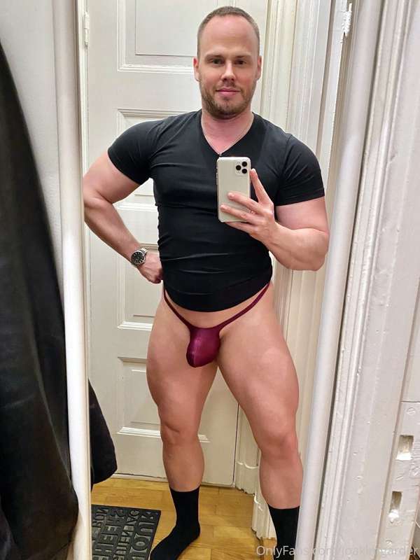 Coming home. Undressing. Best part of the day. 💪🏼