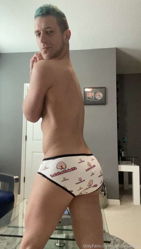 Just got our official LetsEatCakeXx boxer briefs & panties i.. 10