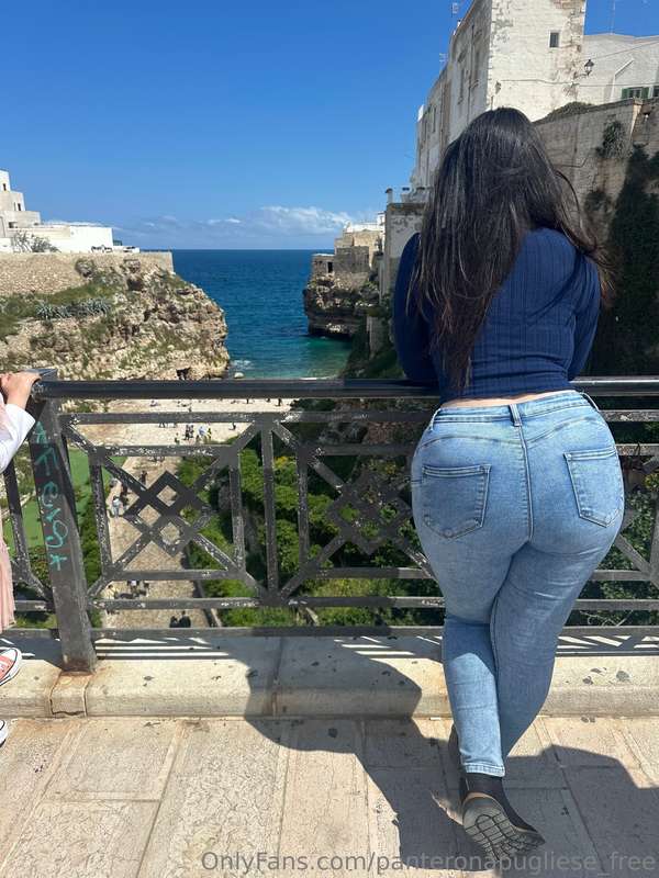 Divertiamoci un po’ 💙🤍La notte si fanno le pazzie 💦🍆😈Su OF i..