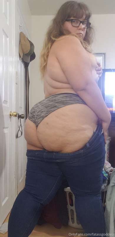 Getting ready for a job interview , wish me luck babes 1