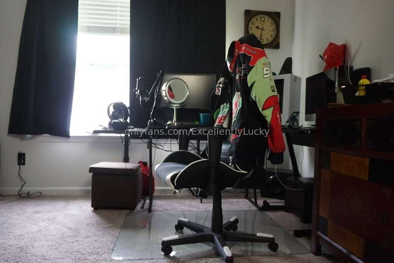 Email me at ExcellentlyLucky@gmail.com if you want my jacket.. 5