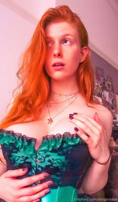 Can I pour you a drink Sir?🧜‍♀️🍻 3