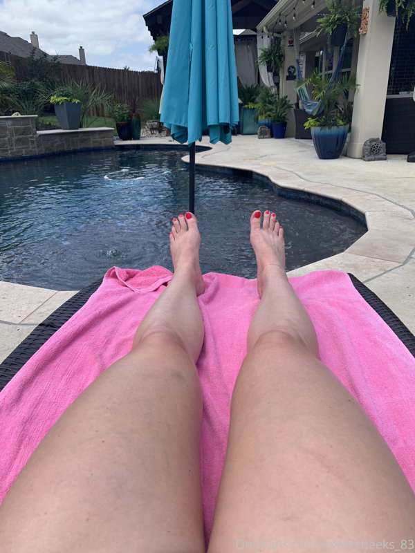 Laying out ☀️