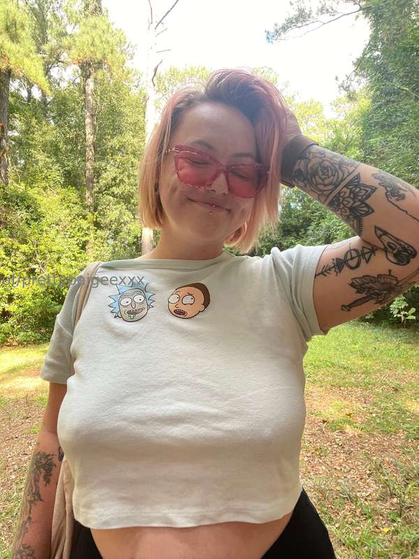 POV: you’re my neighbor & you get to watch me in my backyard.. 6