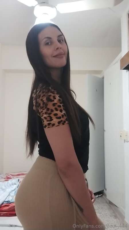 It's nice to see me in clothes too, isn't it? 💋💋💋