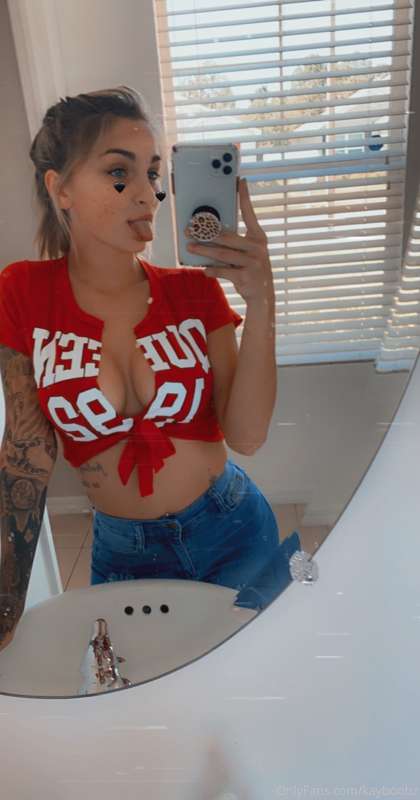 𝐲𝐨𝐮 𝐰𝐨𝐧𝐭 𝐛𝐞𝐥𝐢𝐞𝐯𝐞 𝐰𝐡𝐚𝐭𝐬 𝐢𝐧 𝐲𝐨𝐮𝐫 𝐢𝐧𝐛𝐨𝐱 𝐟𝐫𝐨𝐦 𝐦𝐞 😘