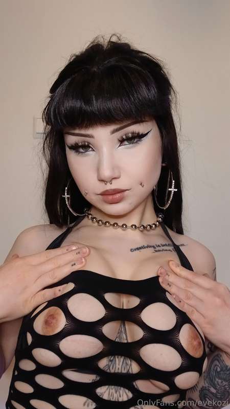 Goth boobies💦😍 1