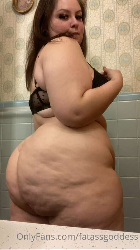 Fatassgoddess - Onlyfans - 29 Mar, 2025