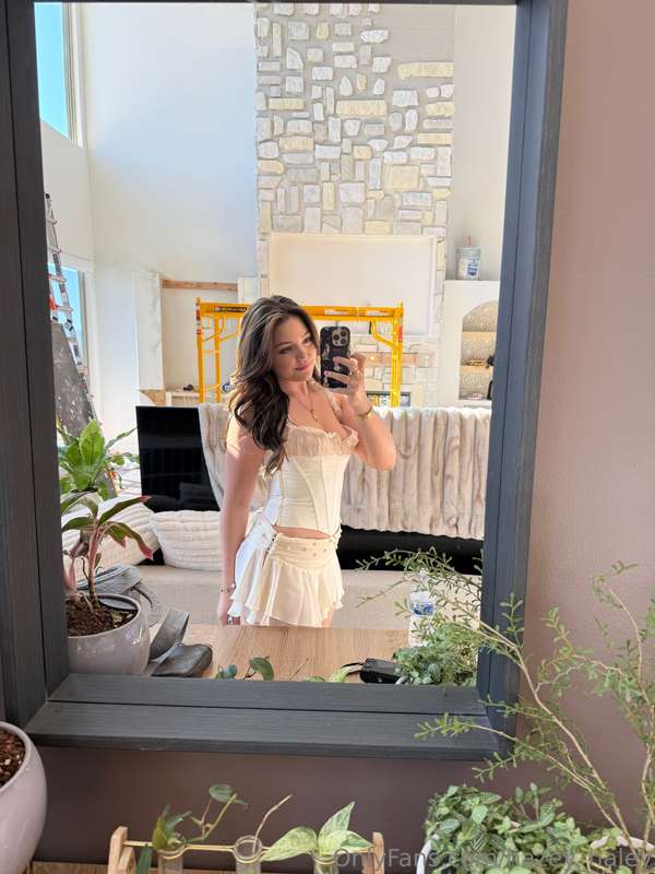 do u like my outfit today? 😚💕