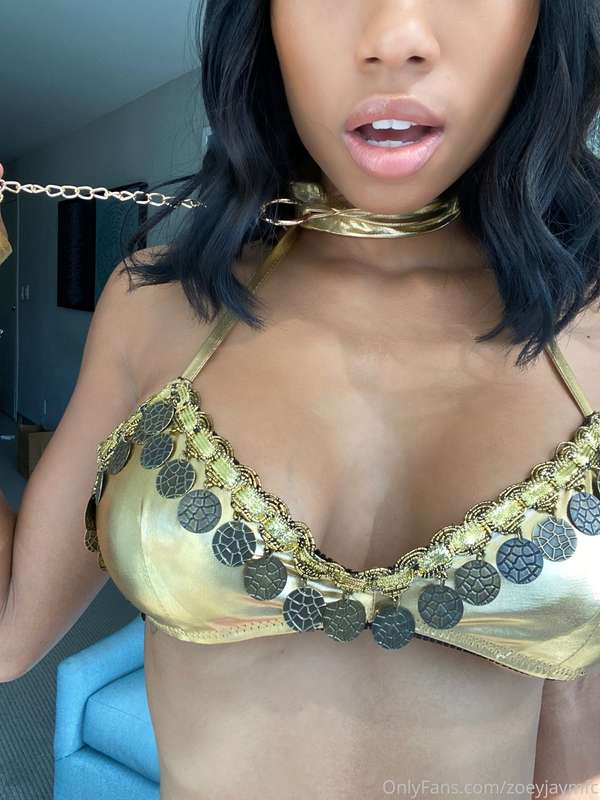 Put me on a leash I promise I’ll behave 😏