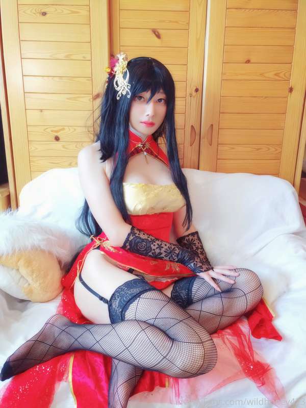 Taihō of Azur lane, this outfit is really sexy, hope you‘ll .. 3