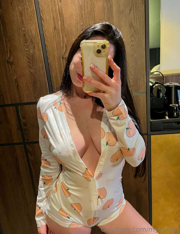 I made a very hot boob JOI in this cute PJ's..🤭

Do you like..