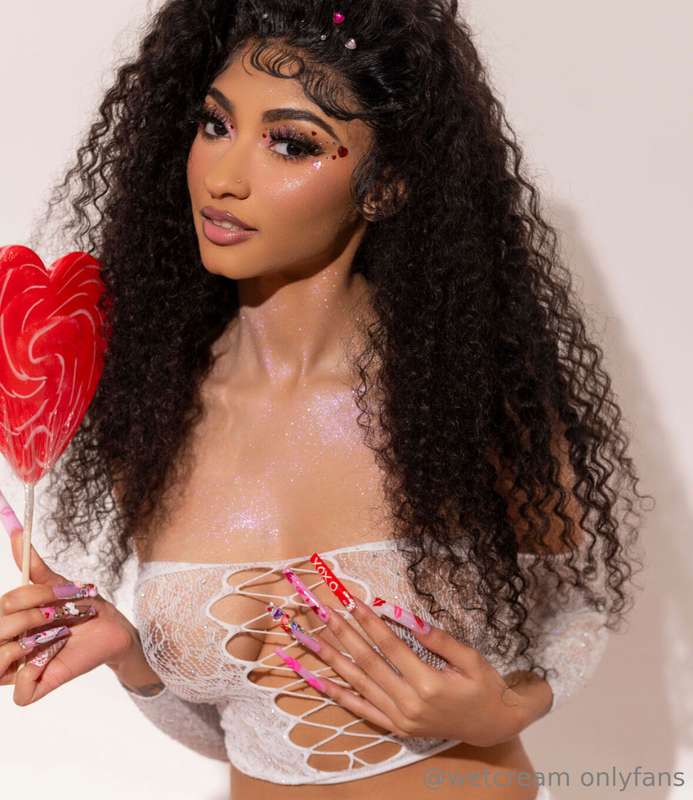 hugs, kisses & valentine wishes 💌! 1
