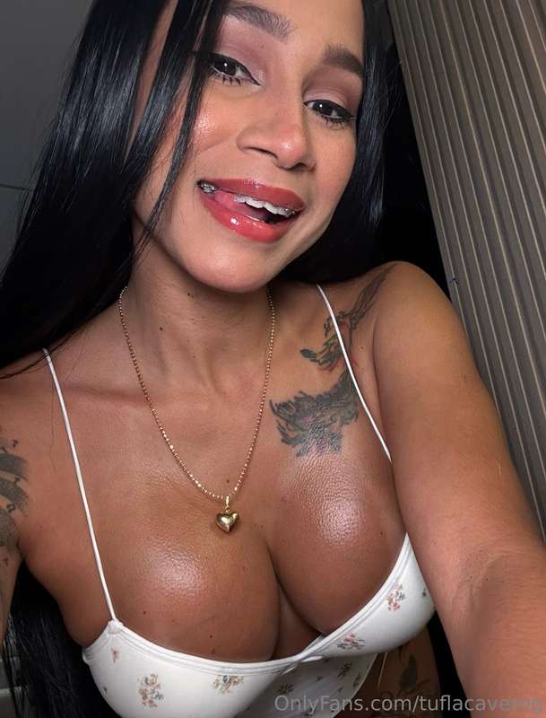 👄👅 Do you want to feel my tongue on you now 😏🔥