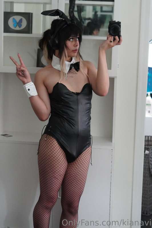 Hiyaaaaa!! Here are the rest of the bunny pics I took from y.. 10
