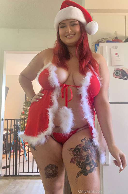 Forever looking for my Mr. Santa 🎅🎅 **Tip post $25 to receiv..