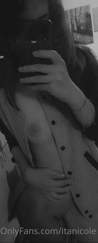 Nicoleita2000 - Onlyfans - 15 Jan, 2022