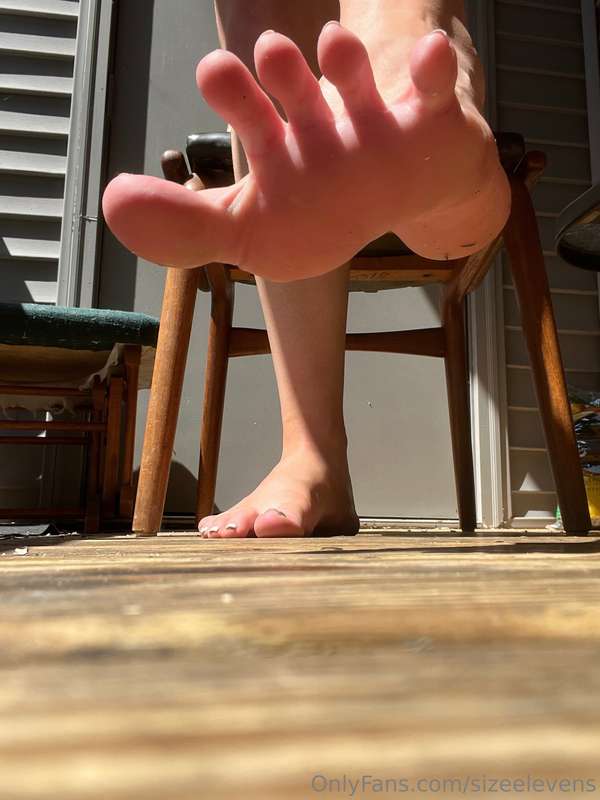 The feet of a goddess  15
