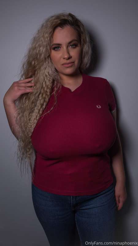 What do you like more, bra or braless?!!  ☺️ 3
