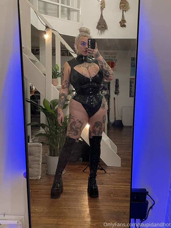 ready to smack the shit out of some of you little boys 🥰