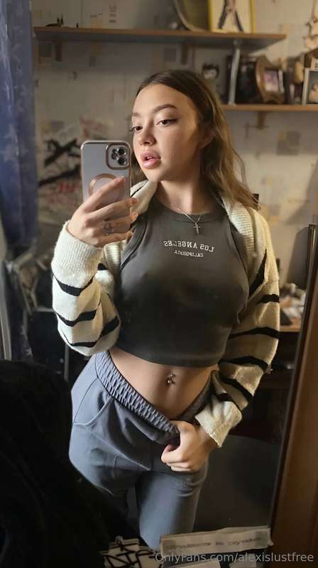 🔥𝐅𝐑𝐄𝐄 🔥 NOW WET @sweet_peach7777 💦 She loves having her juic..