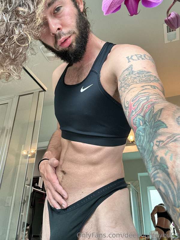 I was asked to post more of myself in lingerie and booty pic.. 3