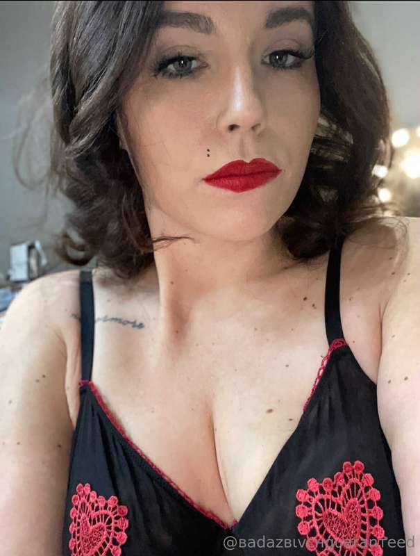 @NixxWright88😍 thick thighs😍 pretty eyesTight 🐱Find me on Cl..