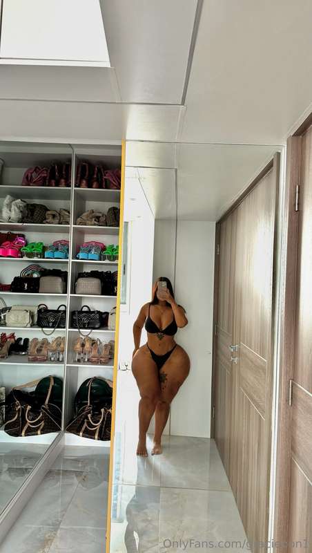 Need a distraction ? 😘