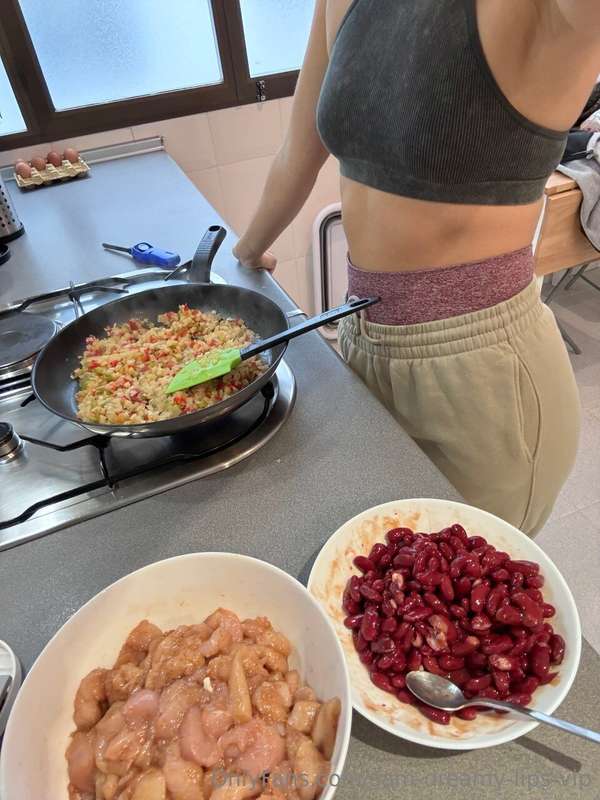I have a bit of time until I have to go, so... Batch cooking..