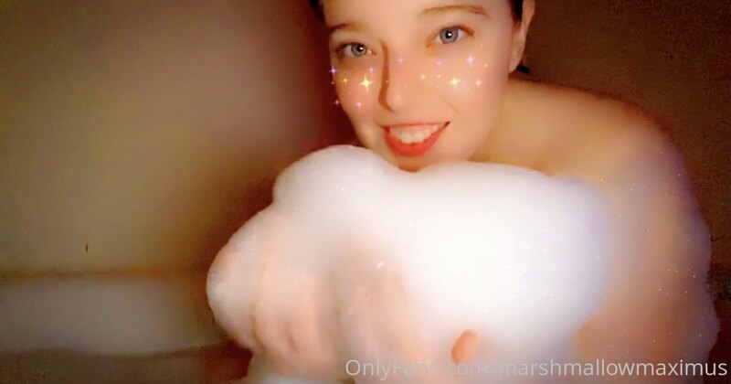 Just sent out a nice little bath video to your DMs ☺️