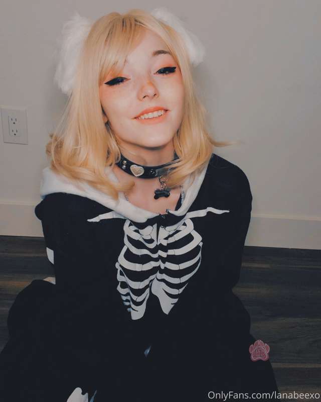 woof! ive got some fun costumes for here and tik tok and twi.. 1