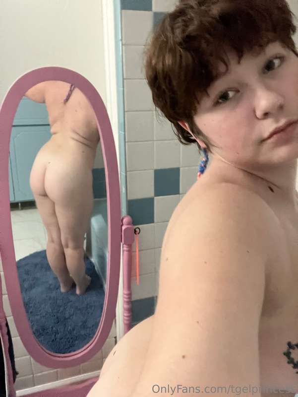Hi guys sorry I was gone for a bit :3 we went away on a trip.. 5