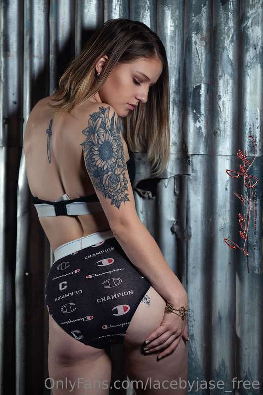 Free Set. 30 Images. 12