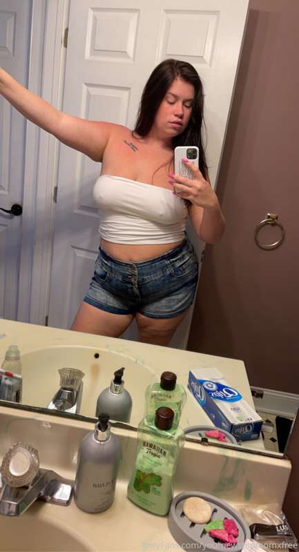 Ootd f/ hard nips 🥴