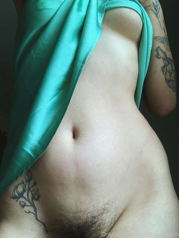 Gimme kisses here