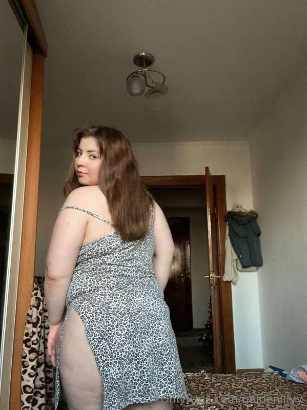 I want to takke off this dress for you😘