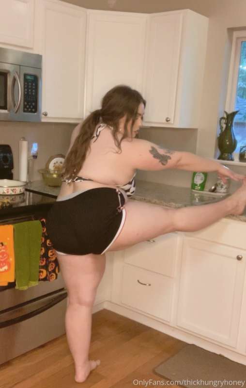 When I was thin, I was so flexible….I tried testing my abili.. 4