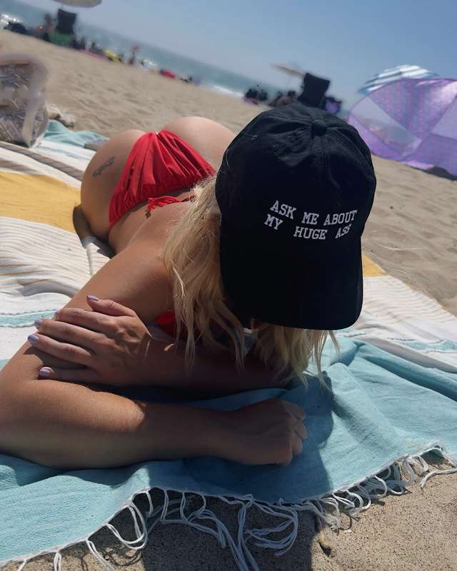 your fav American ass 🤭🎆