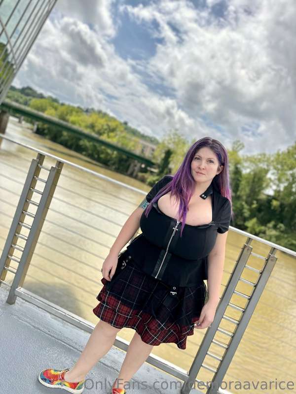 Some out and about ones near a (very) dirty river 😅.